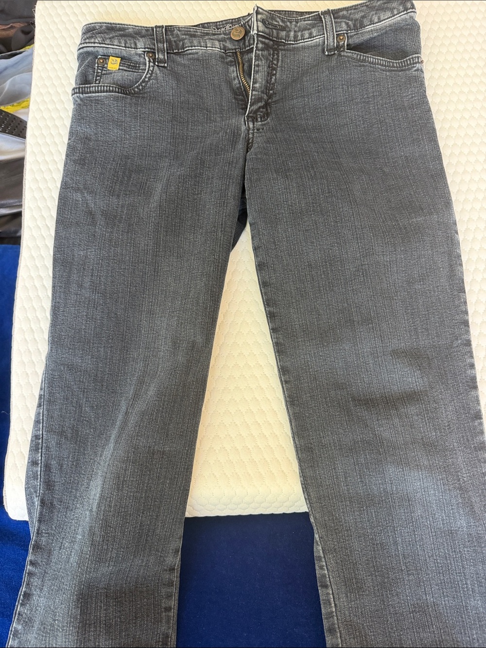 Classic Skinny-Leg black/Gray Yoga Jeans — Mid-Rise Style